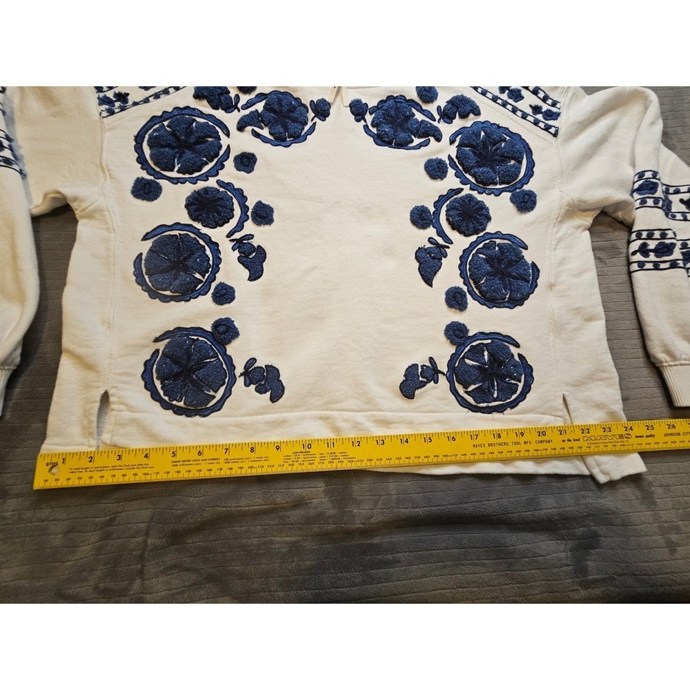 Anthropologie Blue Floral Embroidered Sweatshirt Ivory White Boho Crewneck M - Picture 4 of 8